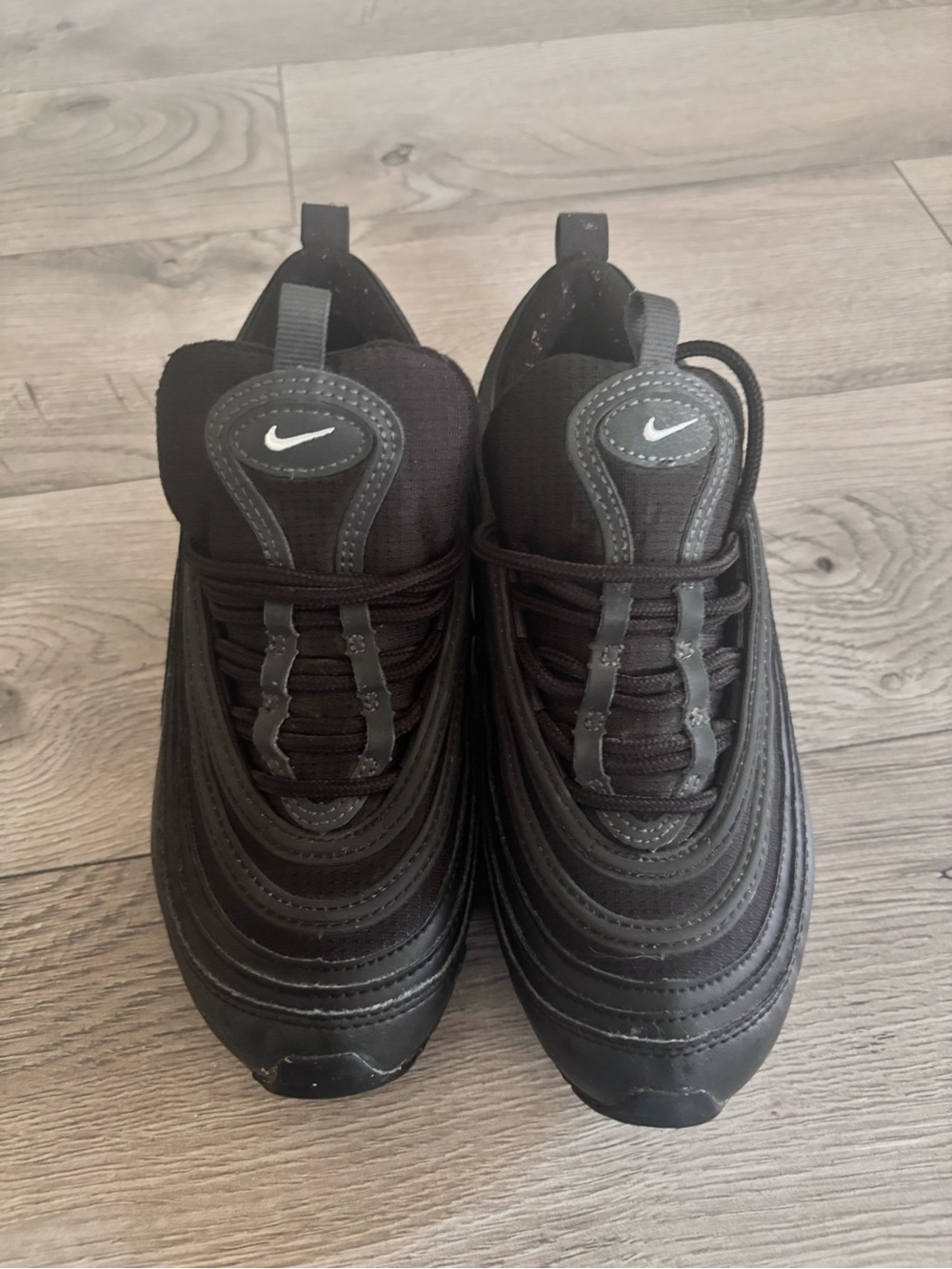 Nike Men’s Black Low-Top Athletic Sneakers
